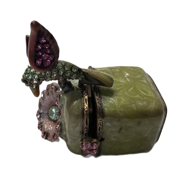 Jay Strongwater embellished hummingbird pill box 
NWT
5039 - Picture 3 of 4
